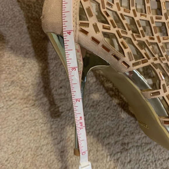 Liz Form gold cut-out peep-toe stiletto heels - size 7.5 - Picture 4 of 6